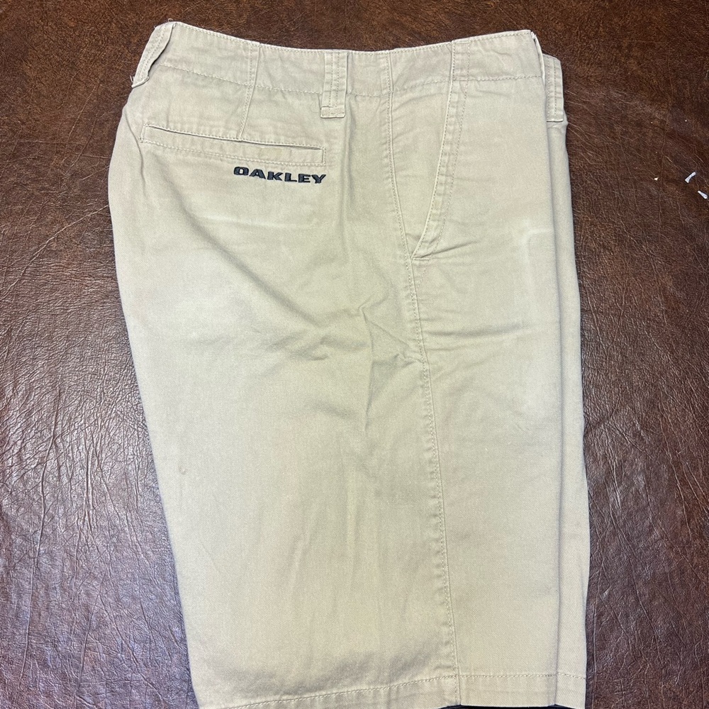 Oakley Men's Khaki Flat Front Shorts